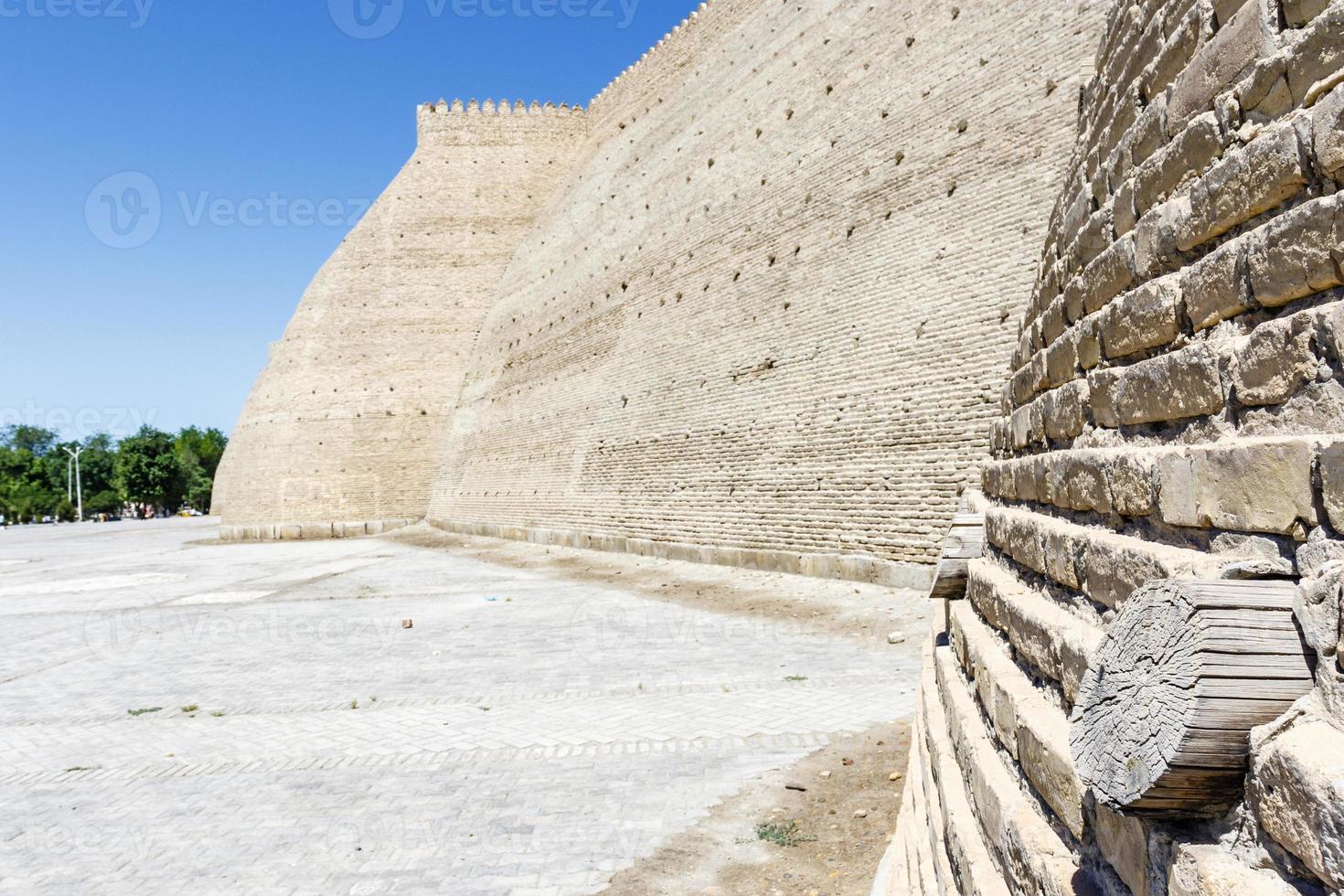 a arca de bukhara, uma enorme fortaleza localizada na cidade de bukhara, uzbequistão, ásia central foto