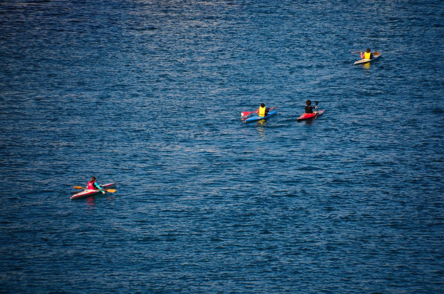 canoas no mar foto