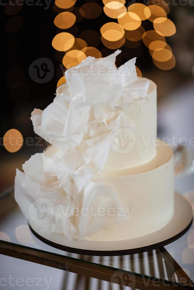 bolo de casamento no casamento dos noivos foto