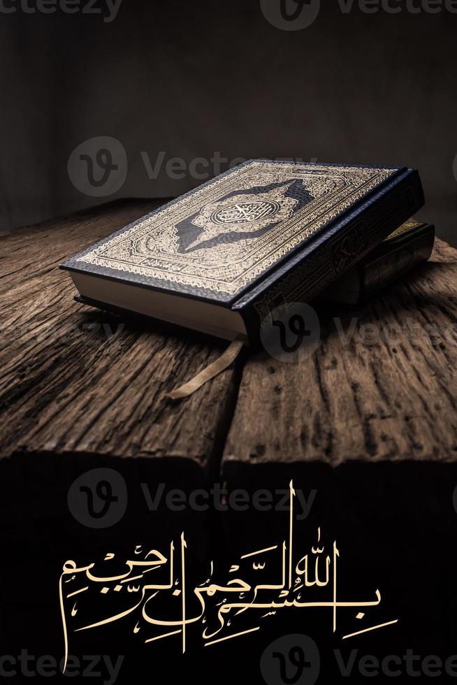 bismillah significa em nome de Allah arte árabe com Alcorão Livro Sagrado dos Muçulmanos item público de todos os muçulmanos. foto