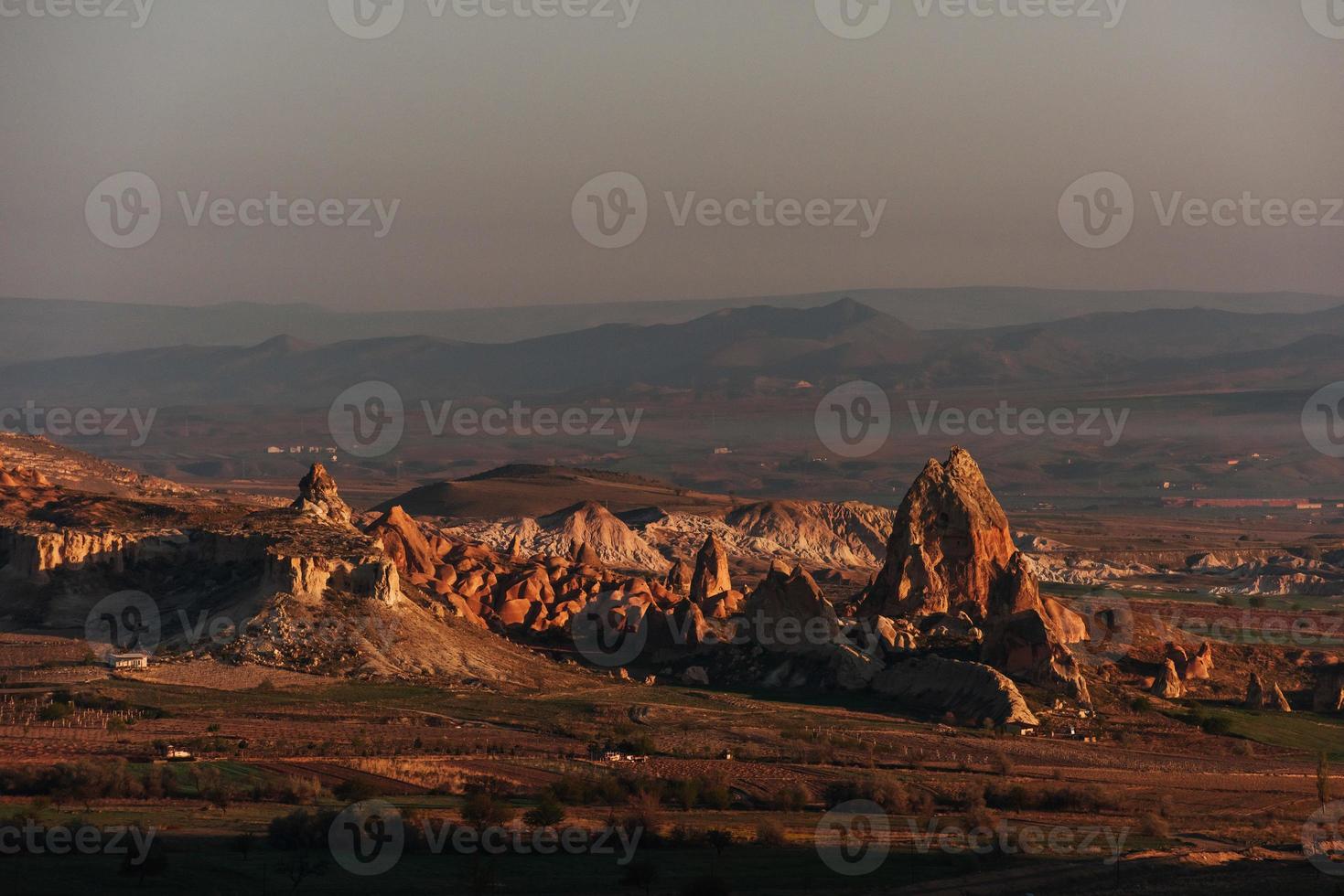 belas formações geológicas, capadócia, turquia foto