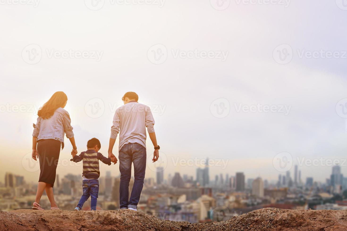 família feliz em férias em família, divirta-se juntos. foto