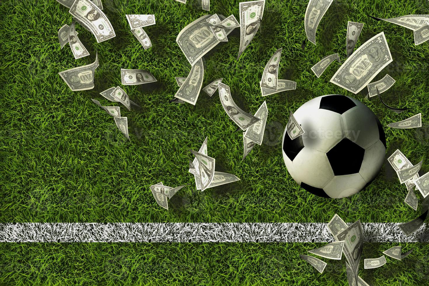 foto de campo de futebol com bola de futebol e notas de dólar