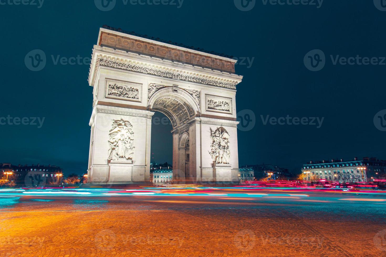 arco de triunfo visão noturna foto