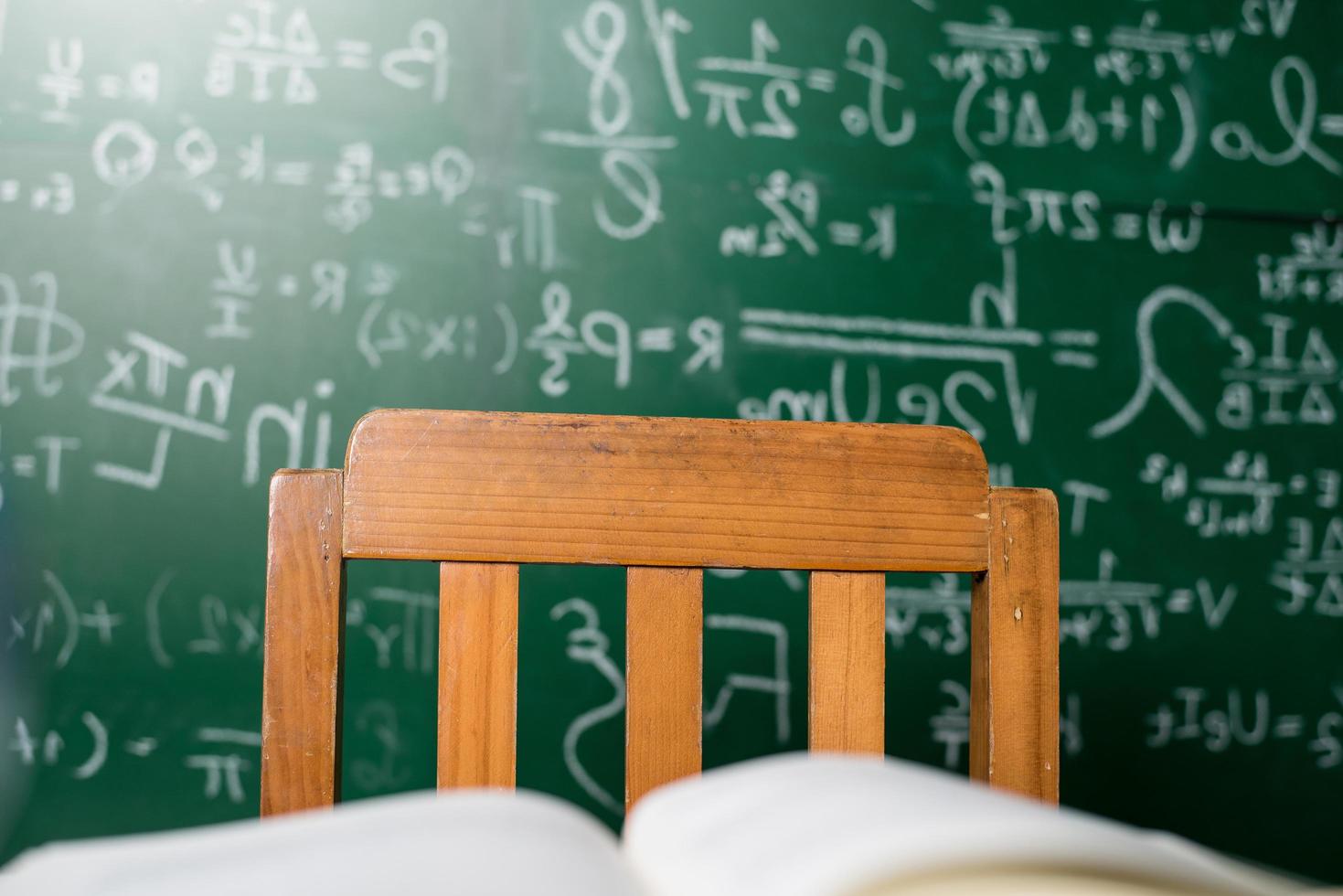 educação para o futuro das crianças equipamentos educacionais foto