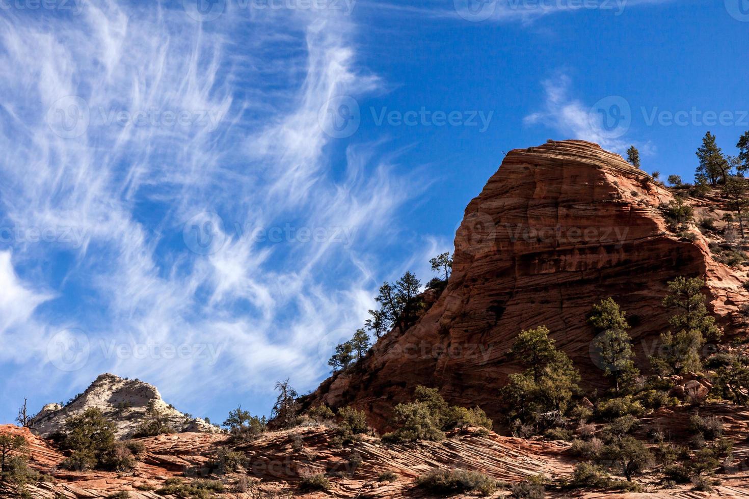 terreno montanhoso no parque nacional de zion foto