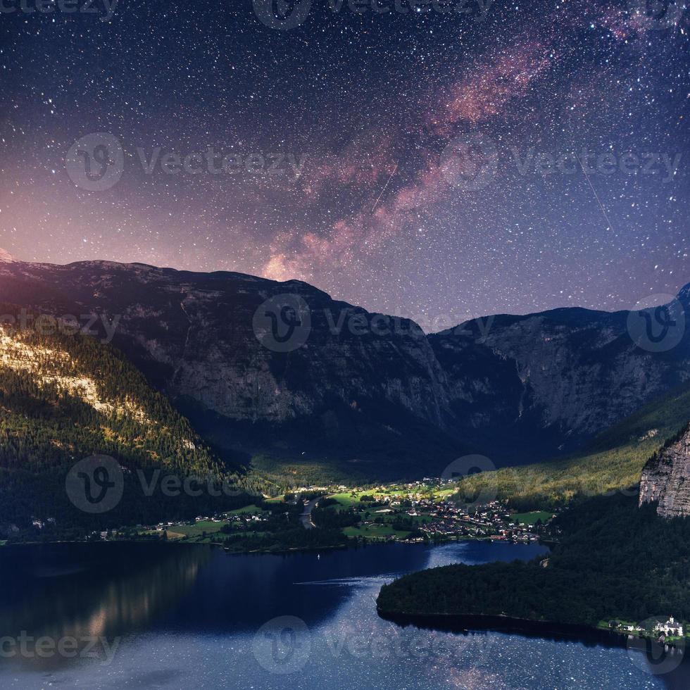 vista panorâmica panorâmica da famosa aldeia de montanha foto
