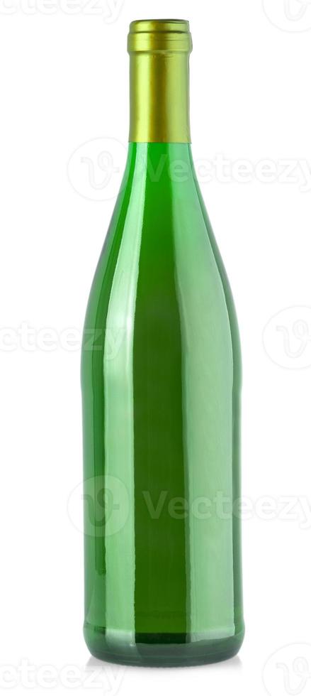 garrafa verde com vinho isolado no branco foto