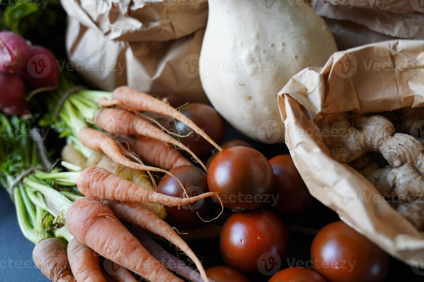 fotos de vegetais orgânicos naturais fora de foco, mercado de marcha.