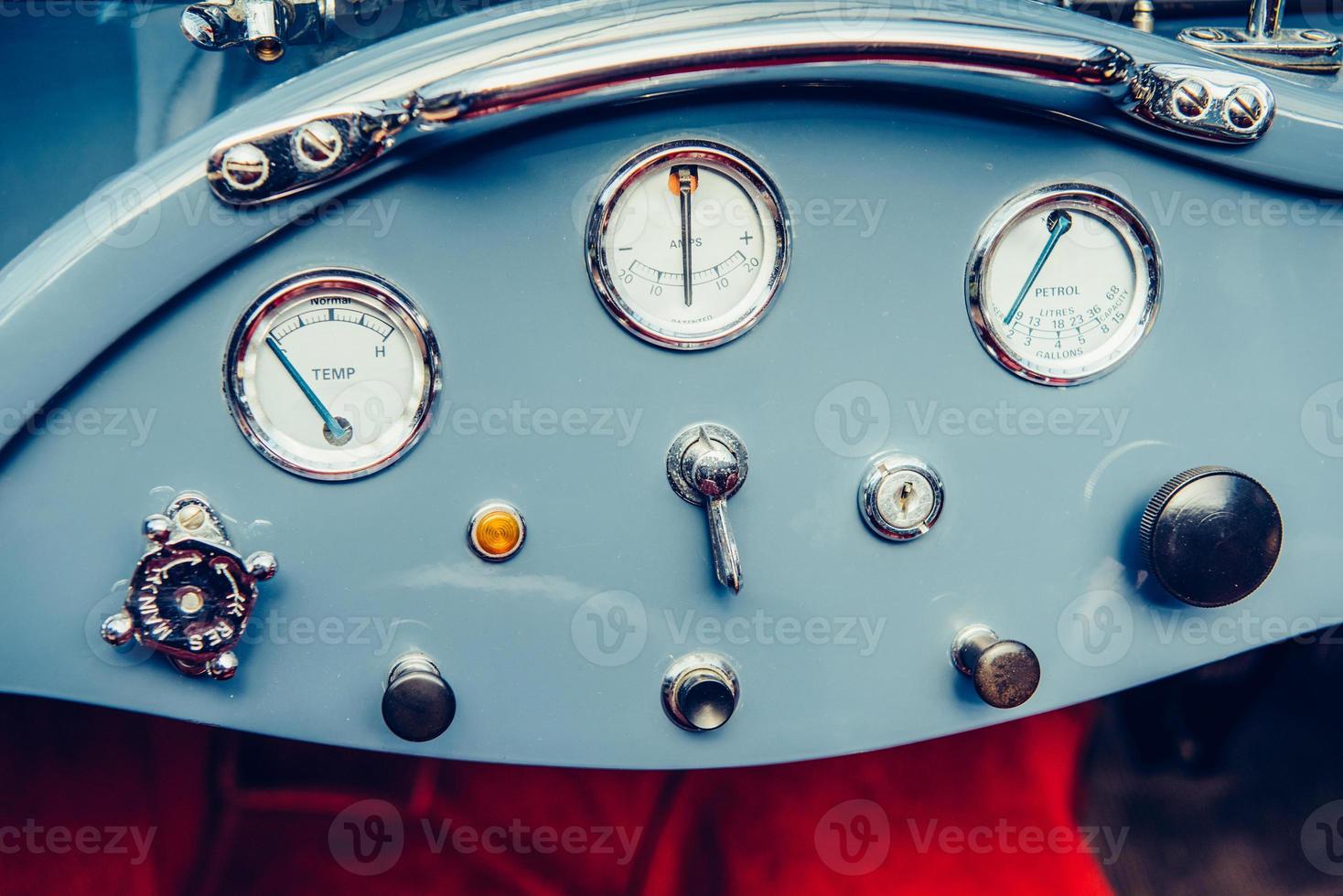 interior do carro, painel de instrumentos foto