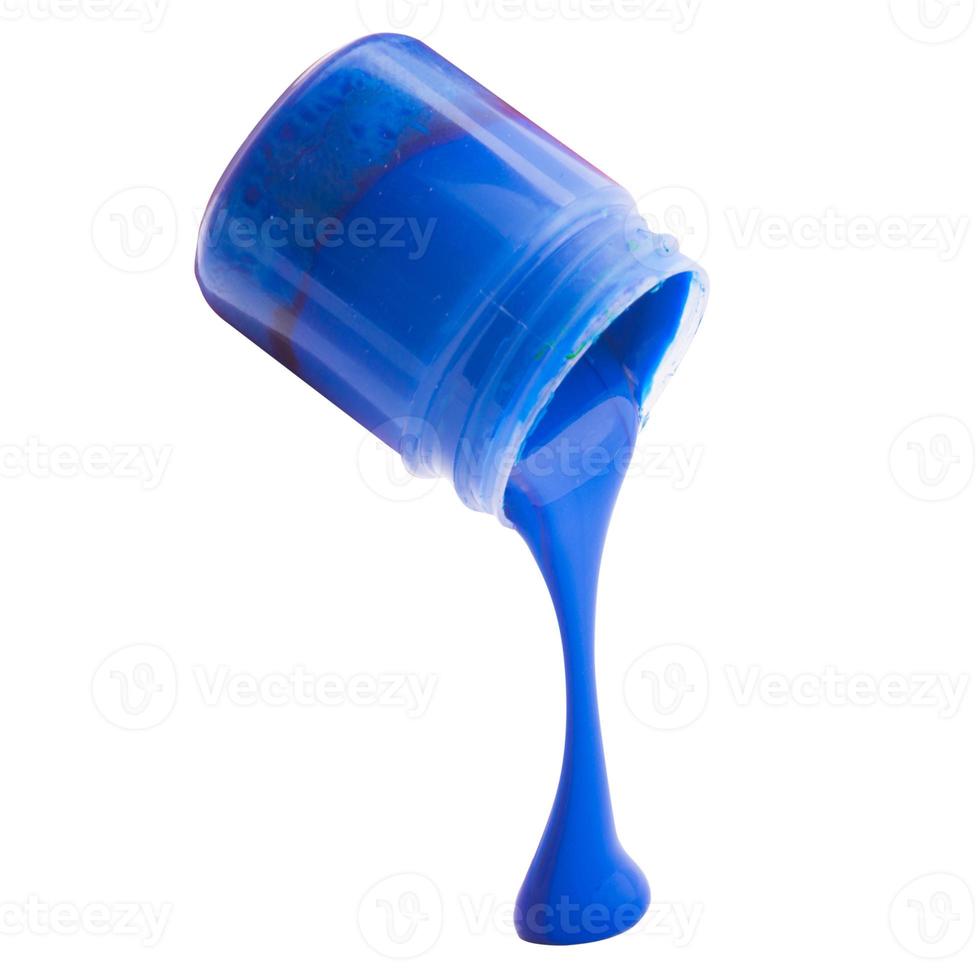 tinta azul e uma jarra isolada em branco foto