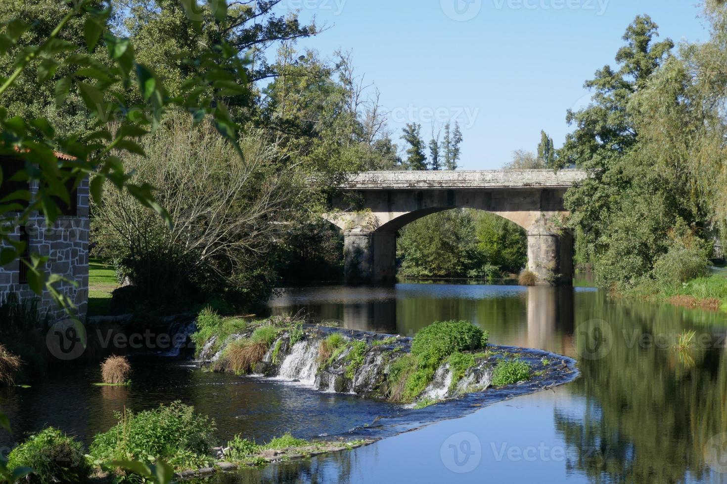 vistas e detalhes das ruas e casas de allariz foto