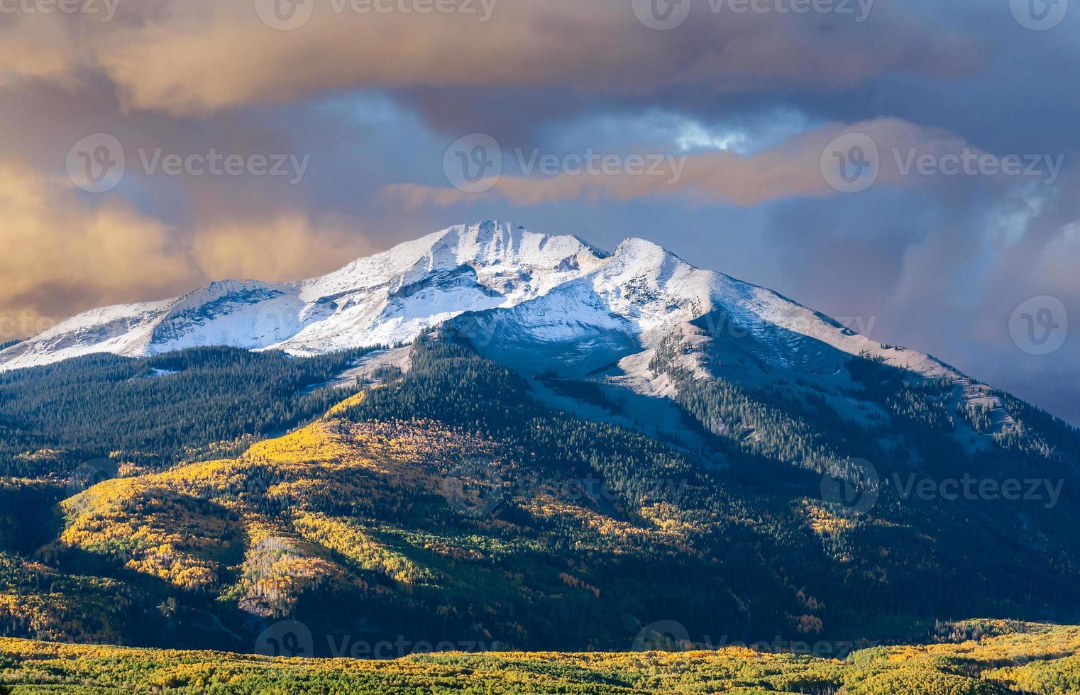 linda cor de outono em kebler pass, colorado. foto