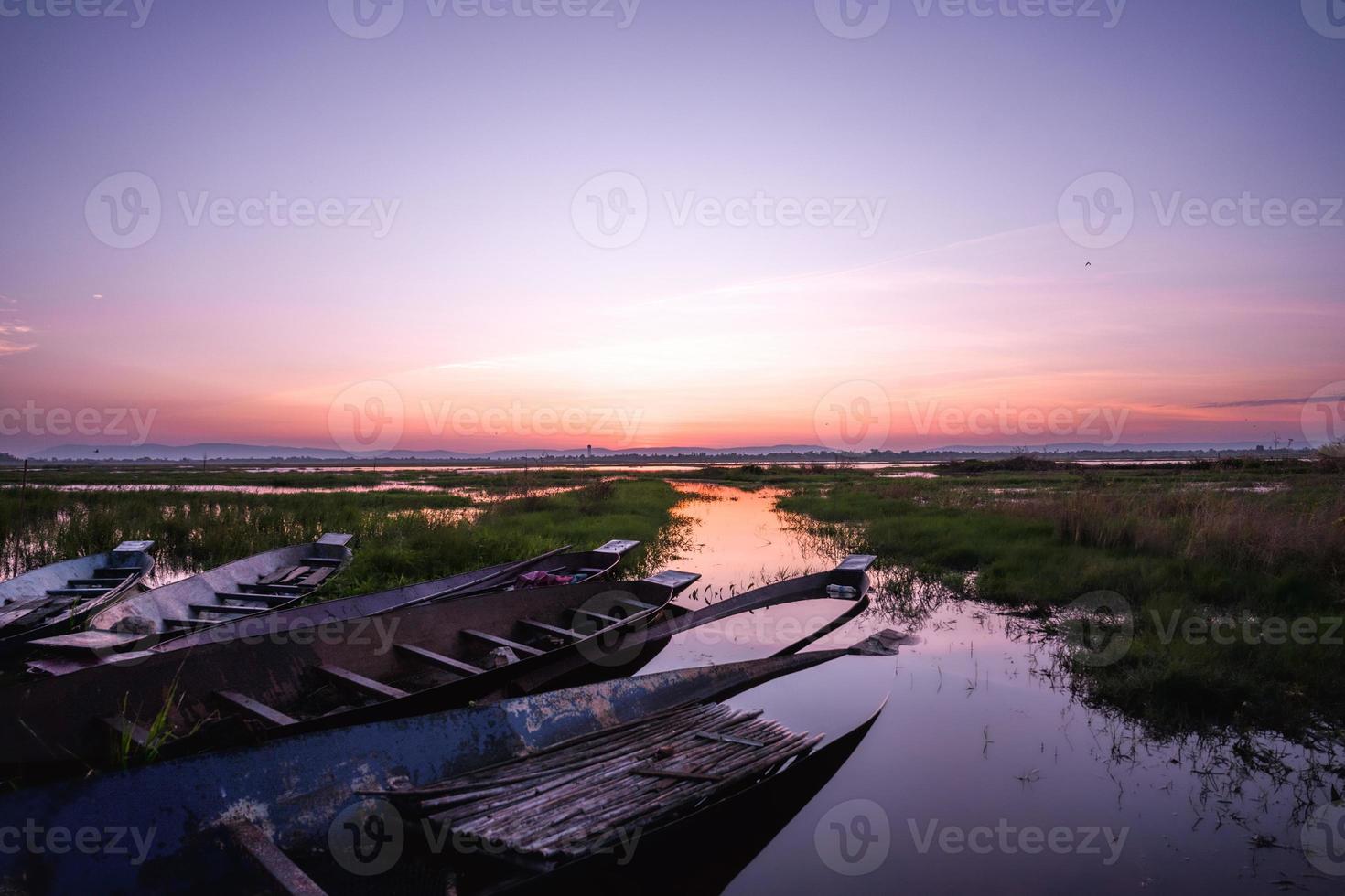 nascer do sol em pequeno lek com pesca foto