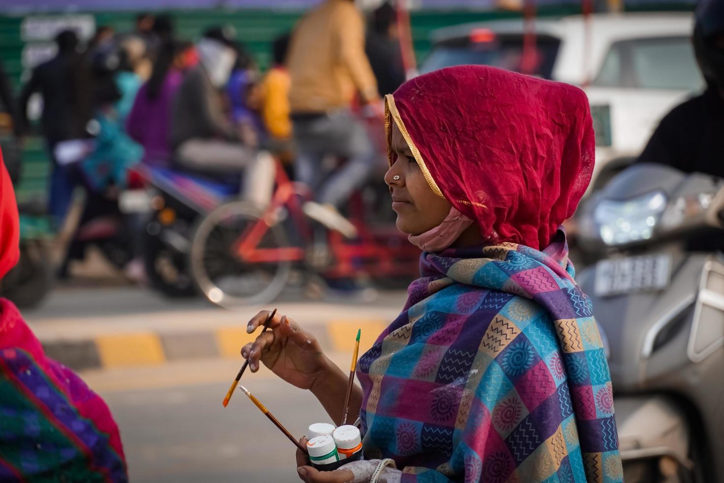 pobre senhora indiana retrato de mulheres rurais foto