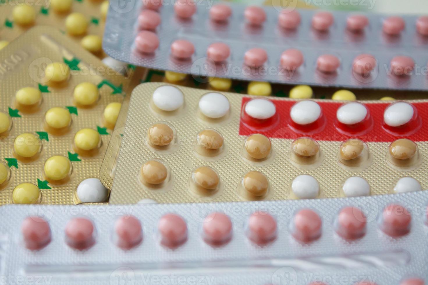 pílula anticoncepcional oral colorida foto
