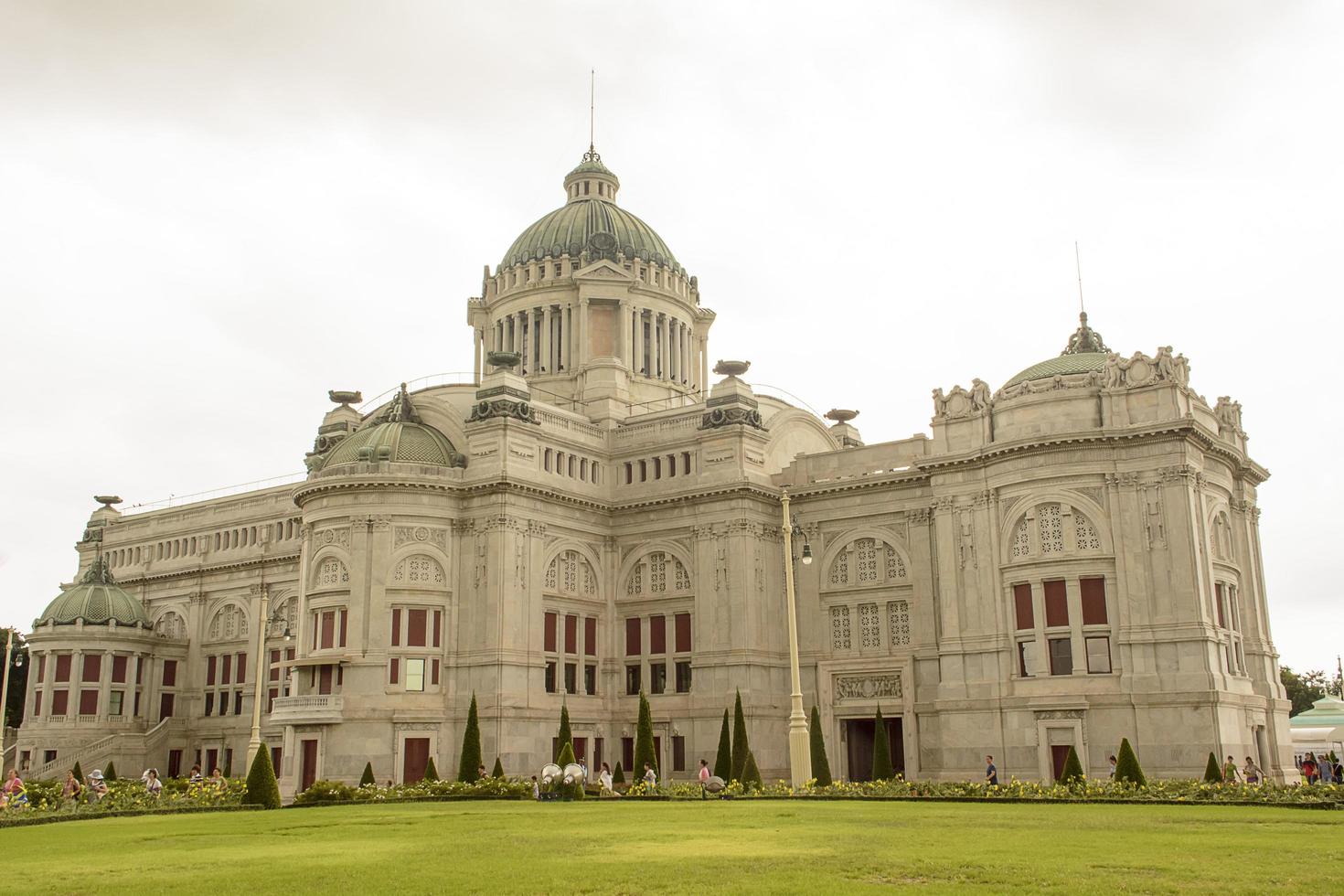 salão do trono de ananda samakhom foto