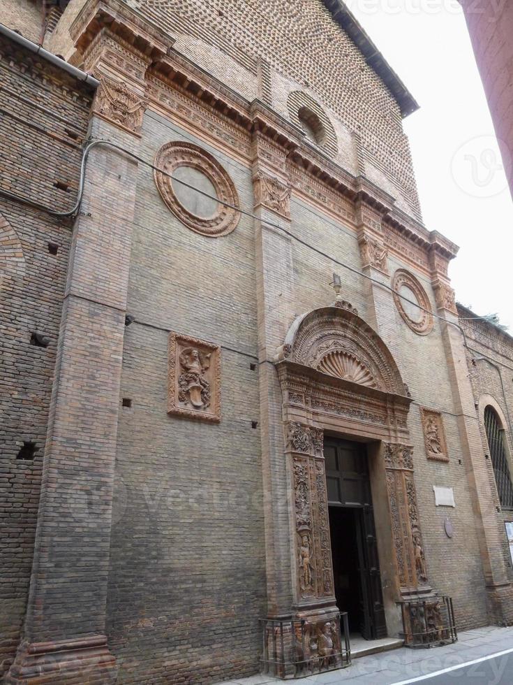 vista da cidade velha de bolonha em emilia romagna itália foto