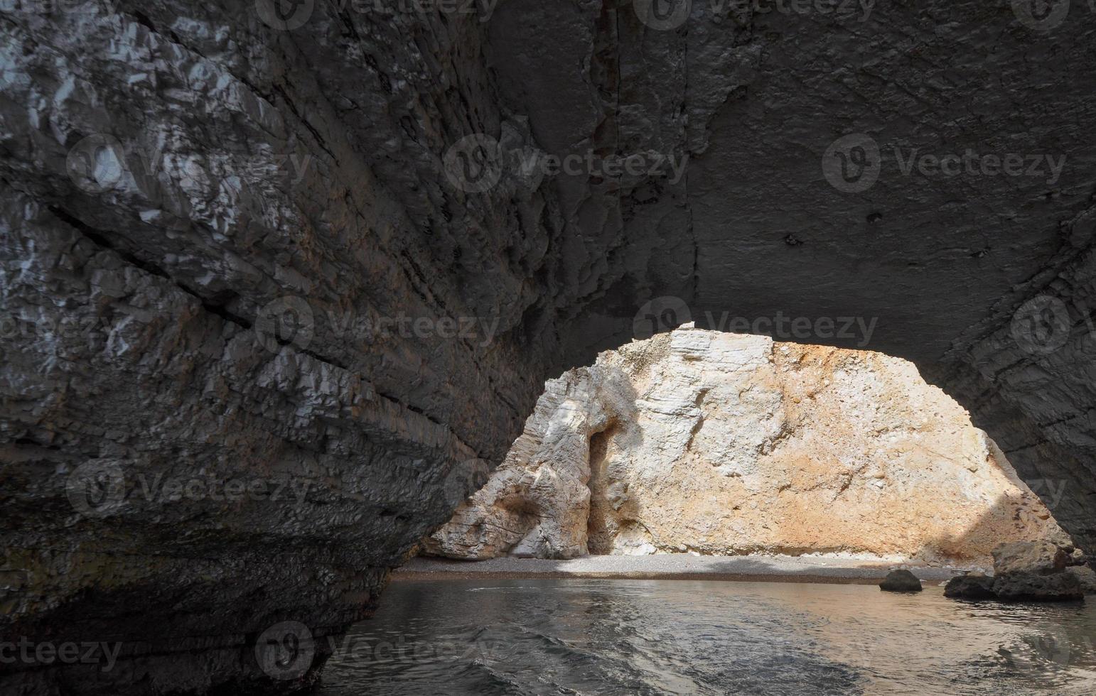 cavernas do mar em vieste foto