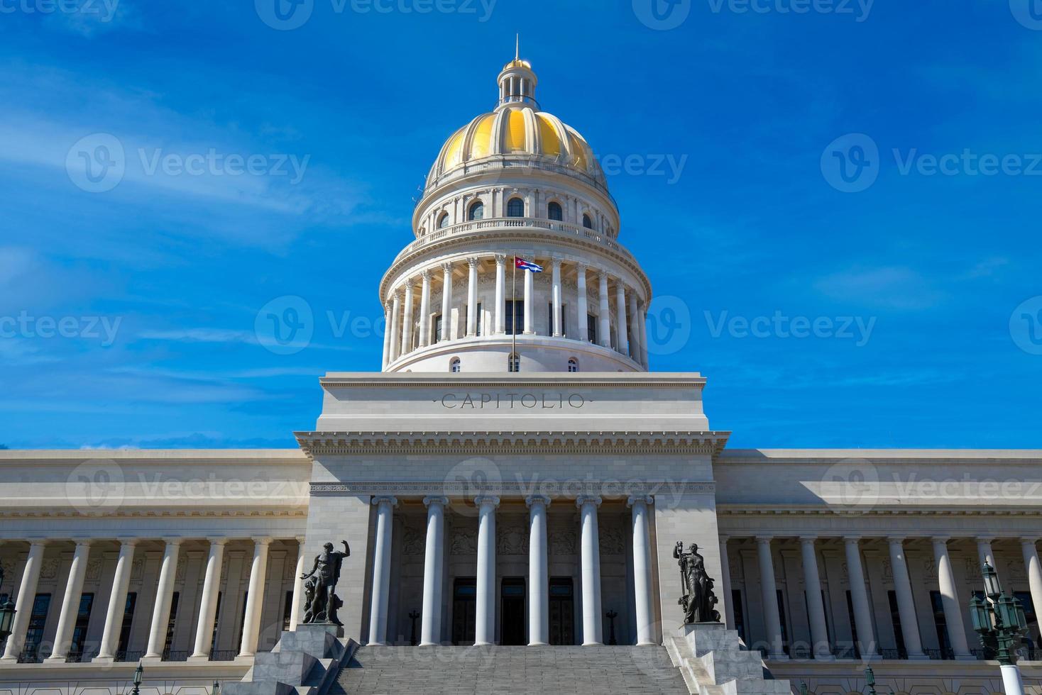 edifício do capitólio nacional - capitólio nacional de la habana - um edifício público e um dos locais mais visitados por turistas em havana foto