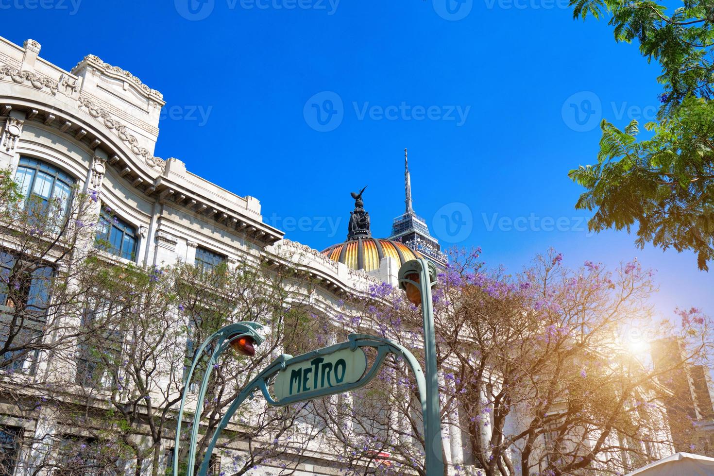 metrô da cidade do méxico, placa de entrada do metrô foto