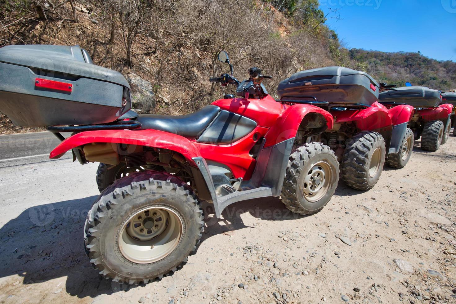 passeios de quadriciclo off-road e aventuras em puerto vallarta que oferecem vistas panorâmicas do oceano e magníficas paisagens naturais foto