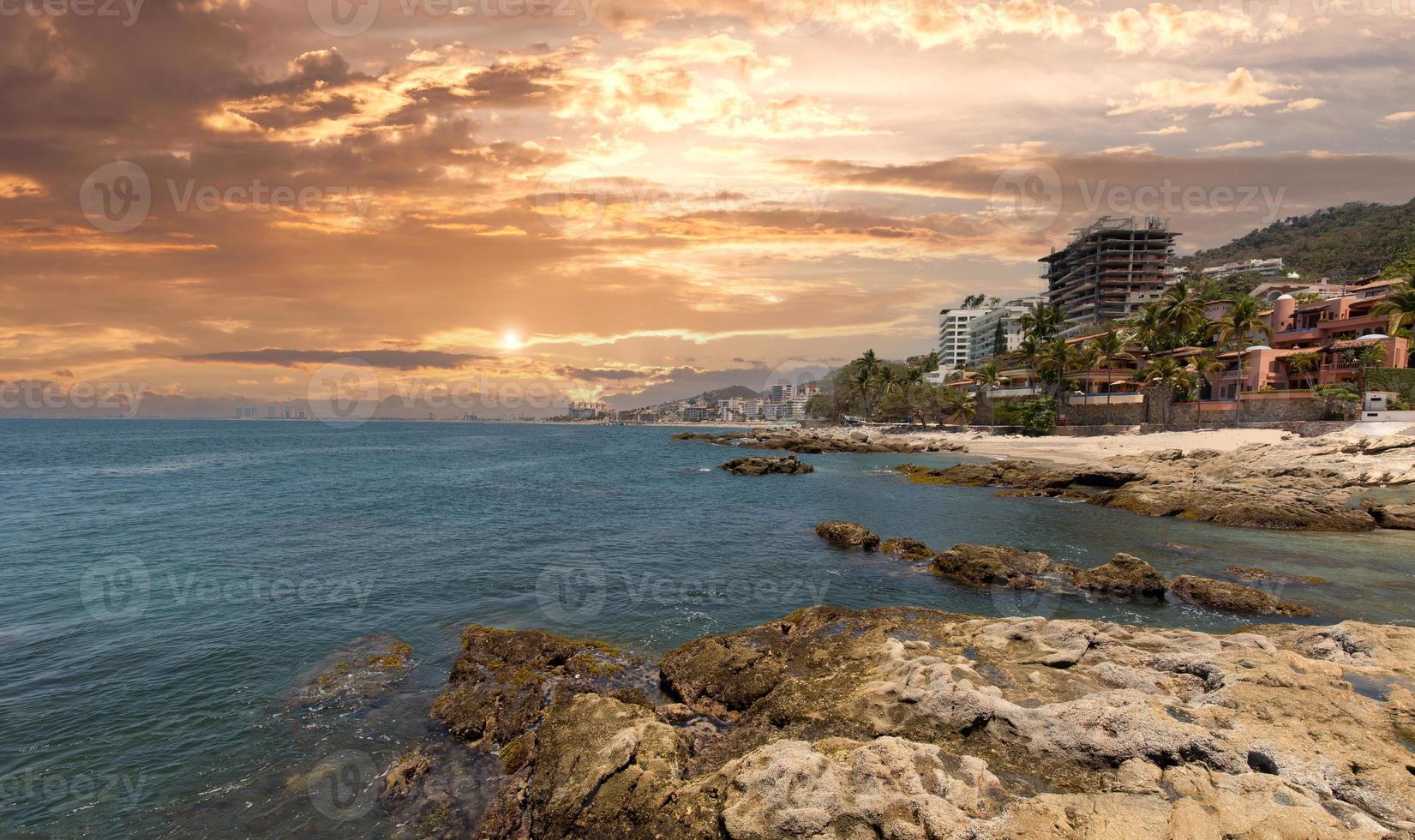 puerto vallarta, conchas chinas praia e litoral panorâmico do oceano foto