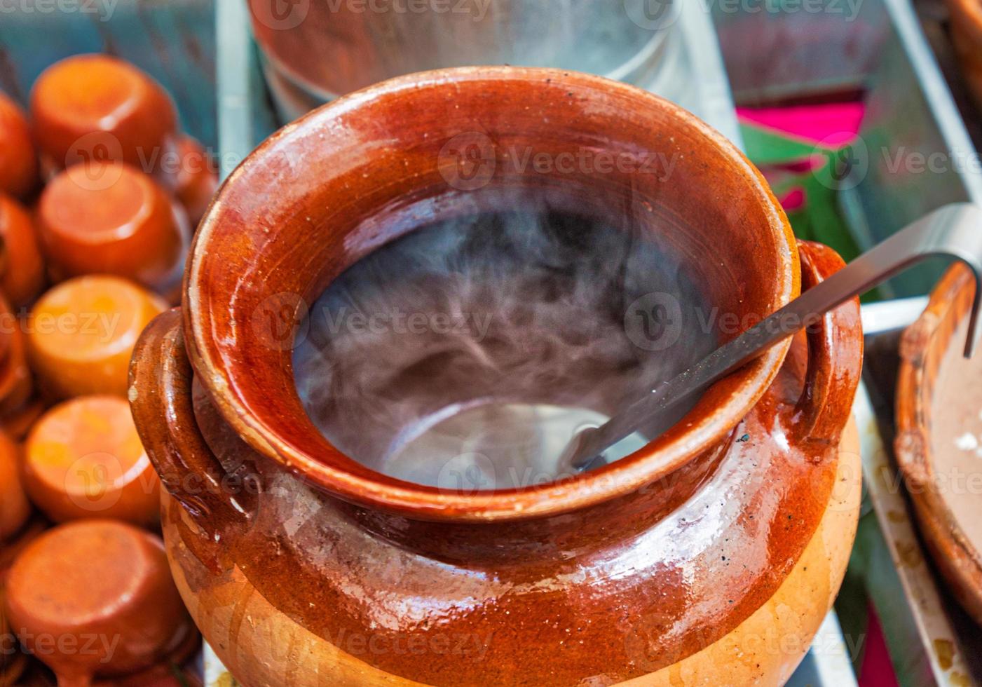 comida mexicana nacional em um restaurante moderno de coyoacan no méxico foto