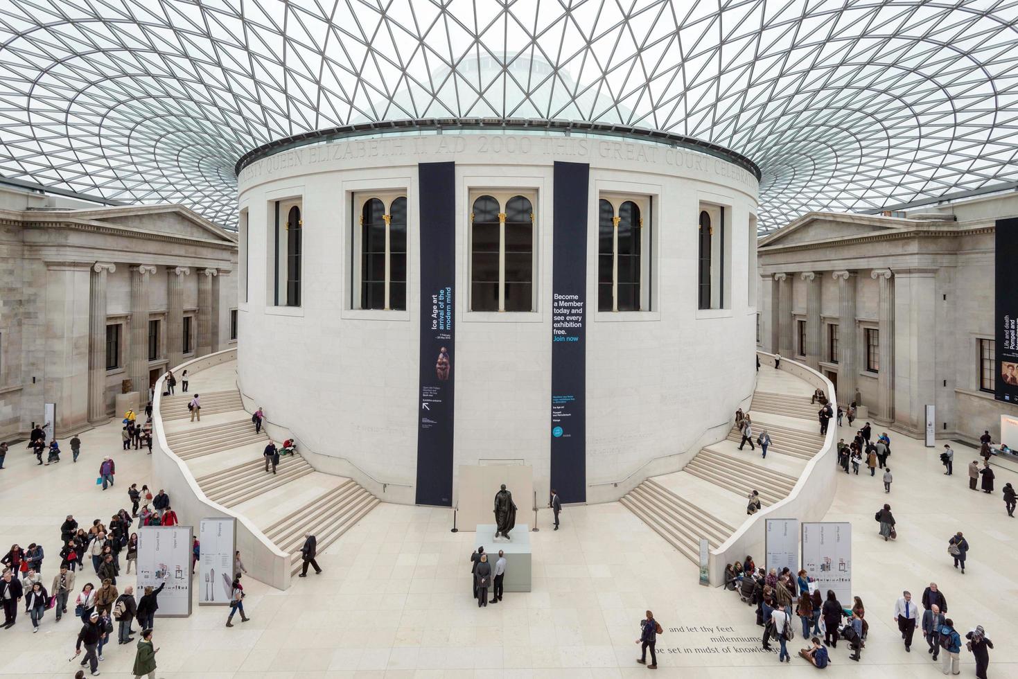 londres, reino unido, 2012. a grande corte no museu britânico foto