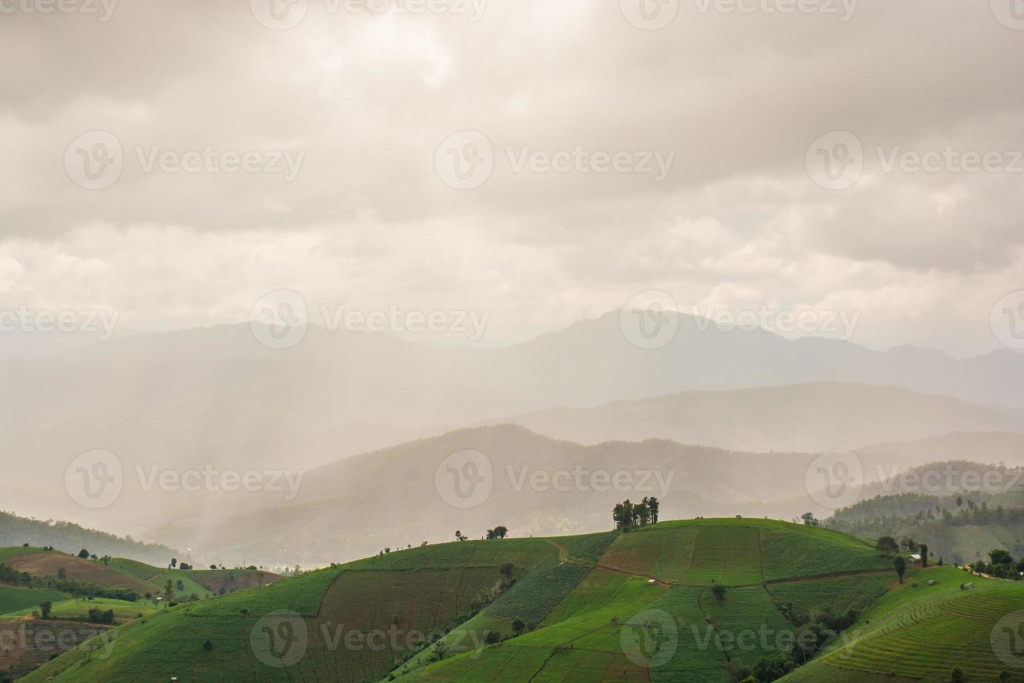 paisagem, montanhas e colinas foto