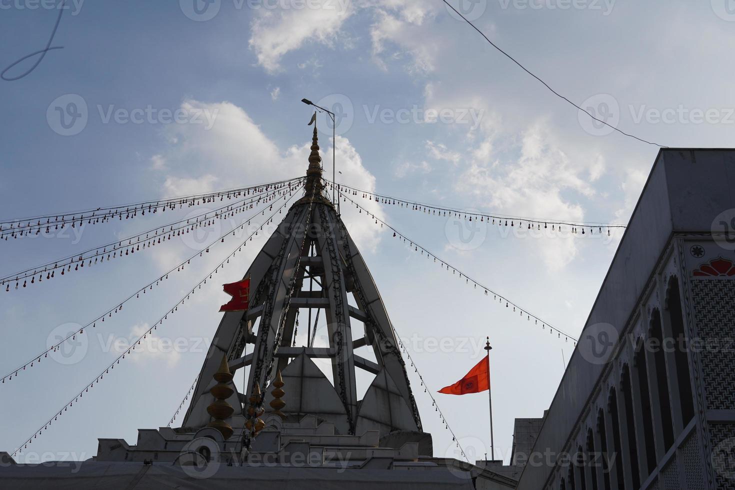 sessão ao ar livre da imagem do templo jhandewalan foto