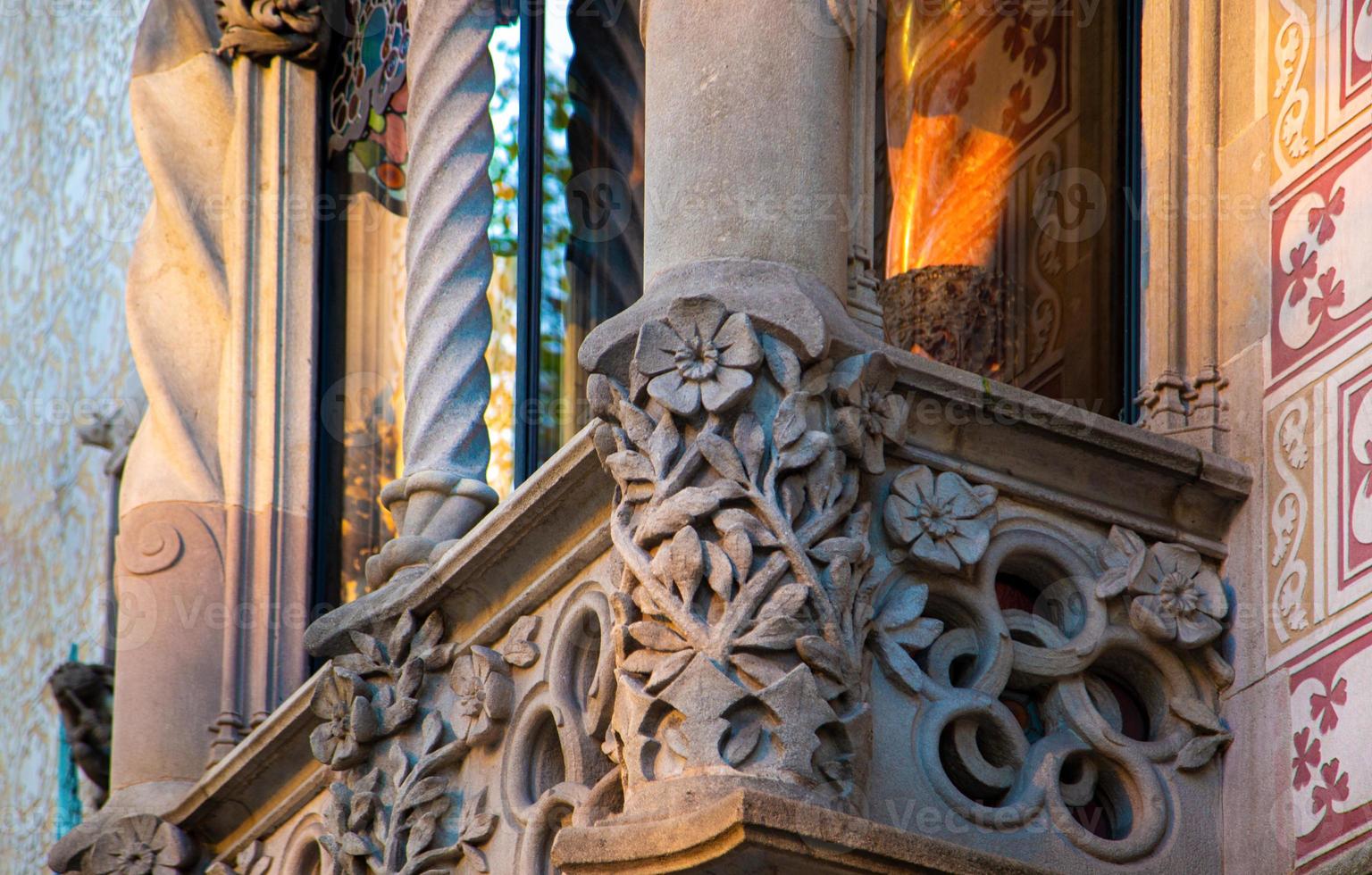 barcelona, edifícios ao longo da avenida passeig de gracia foto