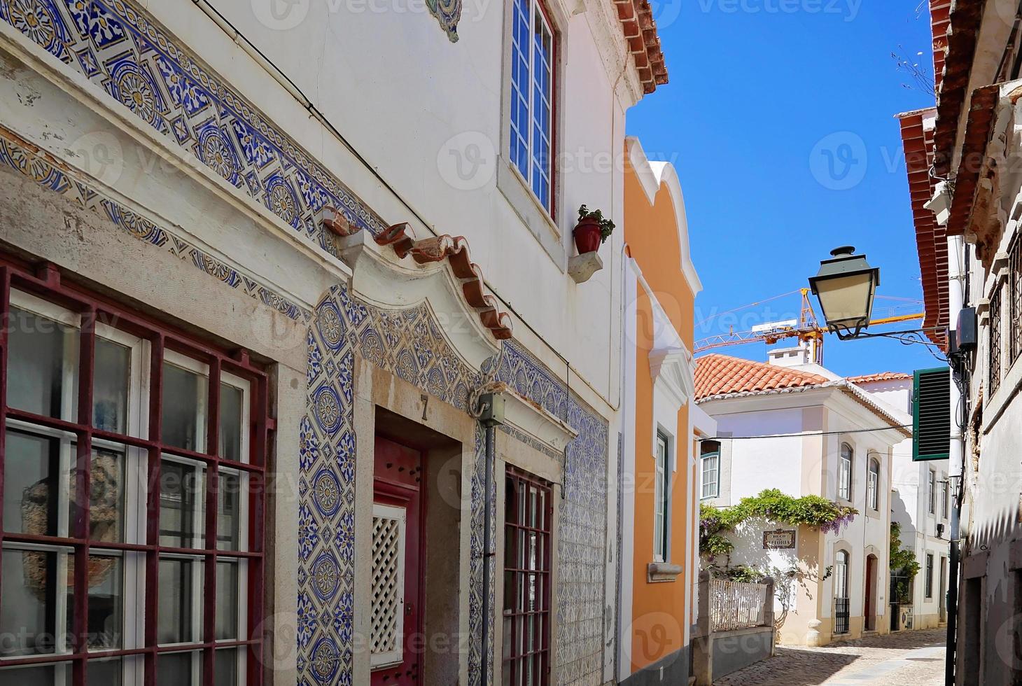 cascais ruas estreitas na cidade velha foto