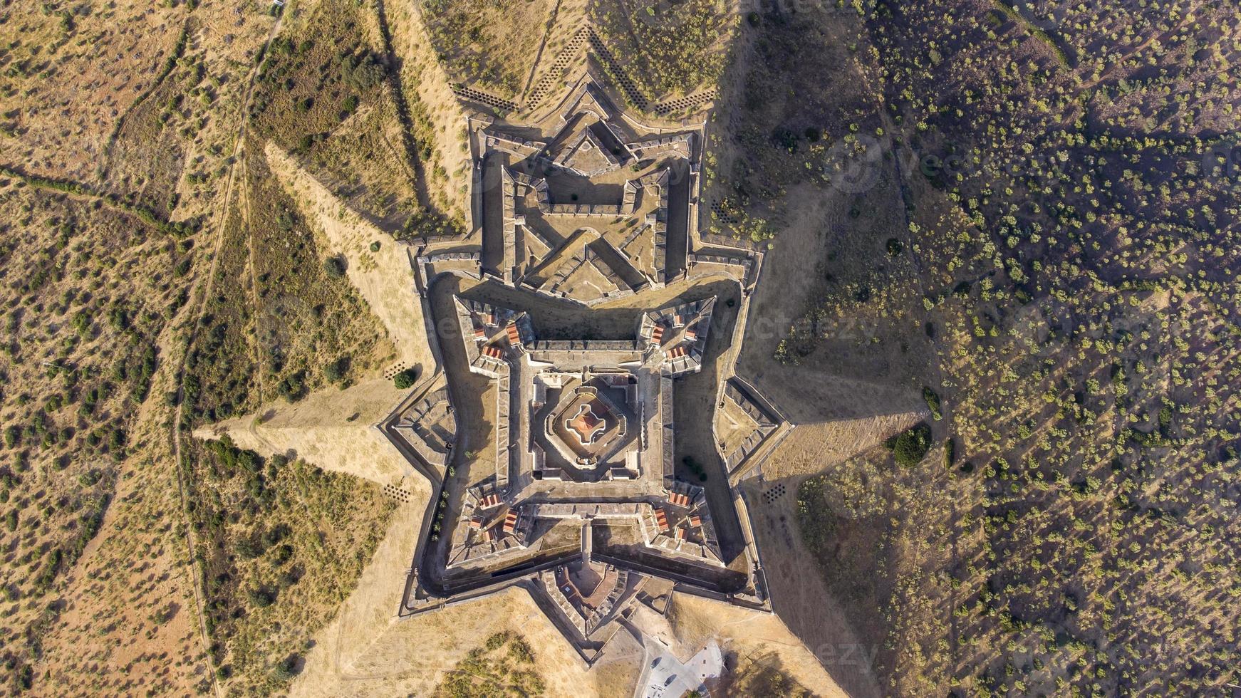 vista aérea por drone do forte da graca, guarnição fronteiriça cidade de elvas e suas fortificações. Património Mundial da Unesco Portugal. local histórico. destino turístico para férias. alentejano, elvas. foto