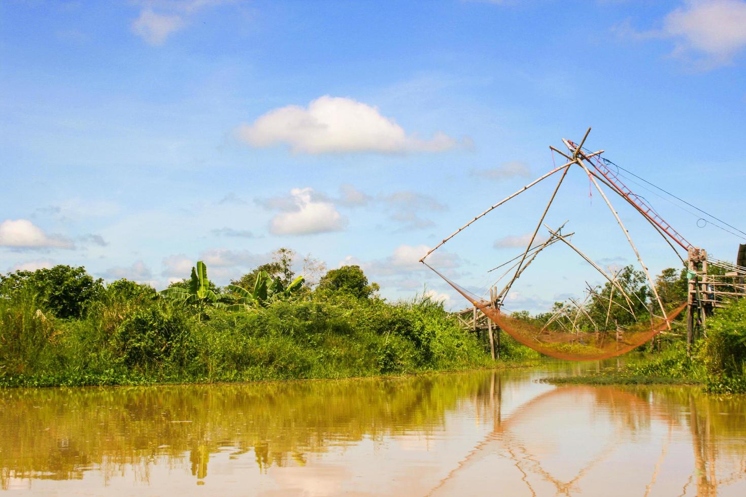 ferramentas de pesca no sul da tailândia e natureza da beleza da paisagem foto