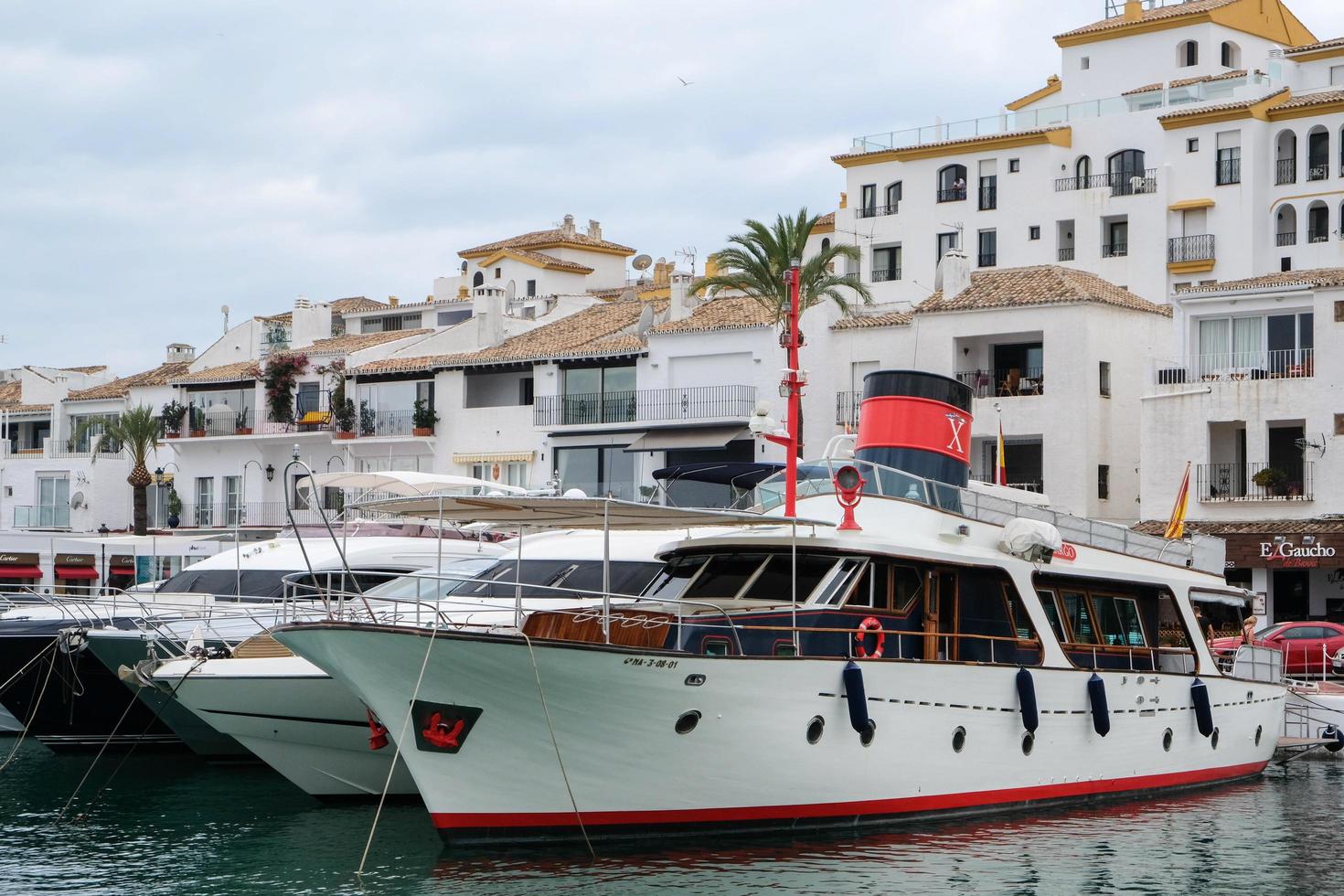 puerto banus, andaluzia, espanha, 2017. vista do porto foto