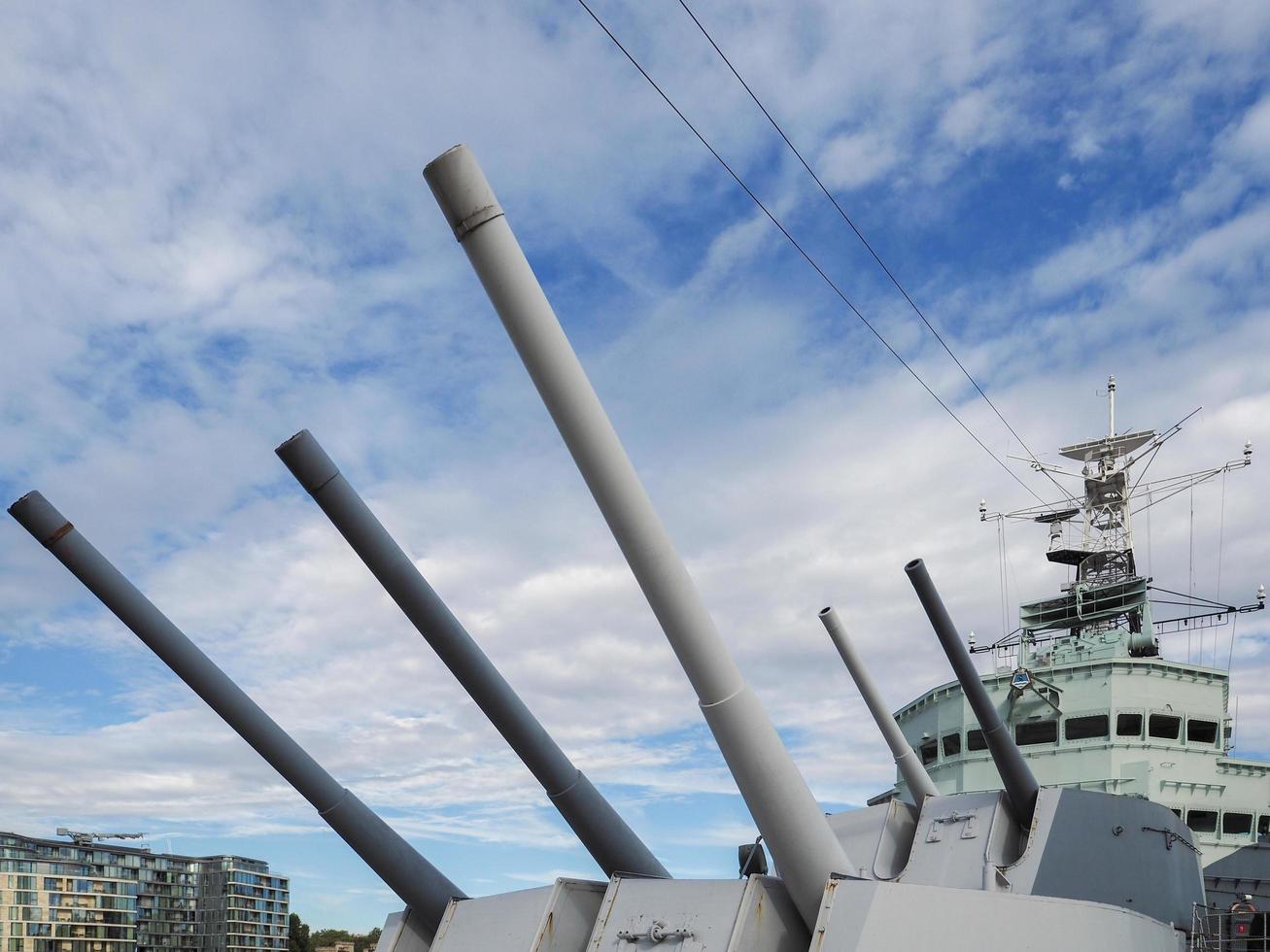 londres, reino unido, 2016. torre de armas no hms belfast foto