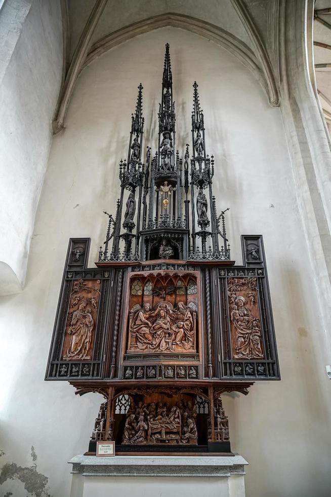 rothenburg ob der tauber, norte da baviera, alemanha, 2014 velho púlpito de madeira na igreja de st james foto