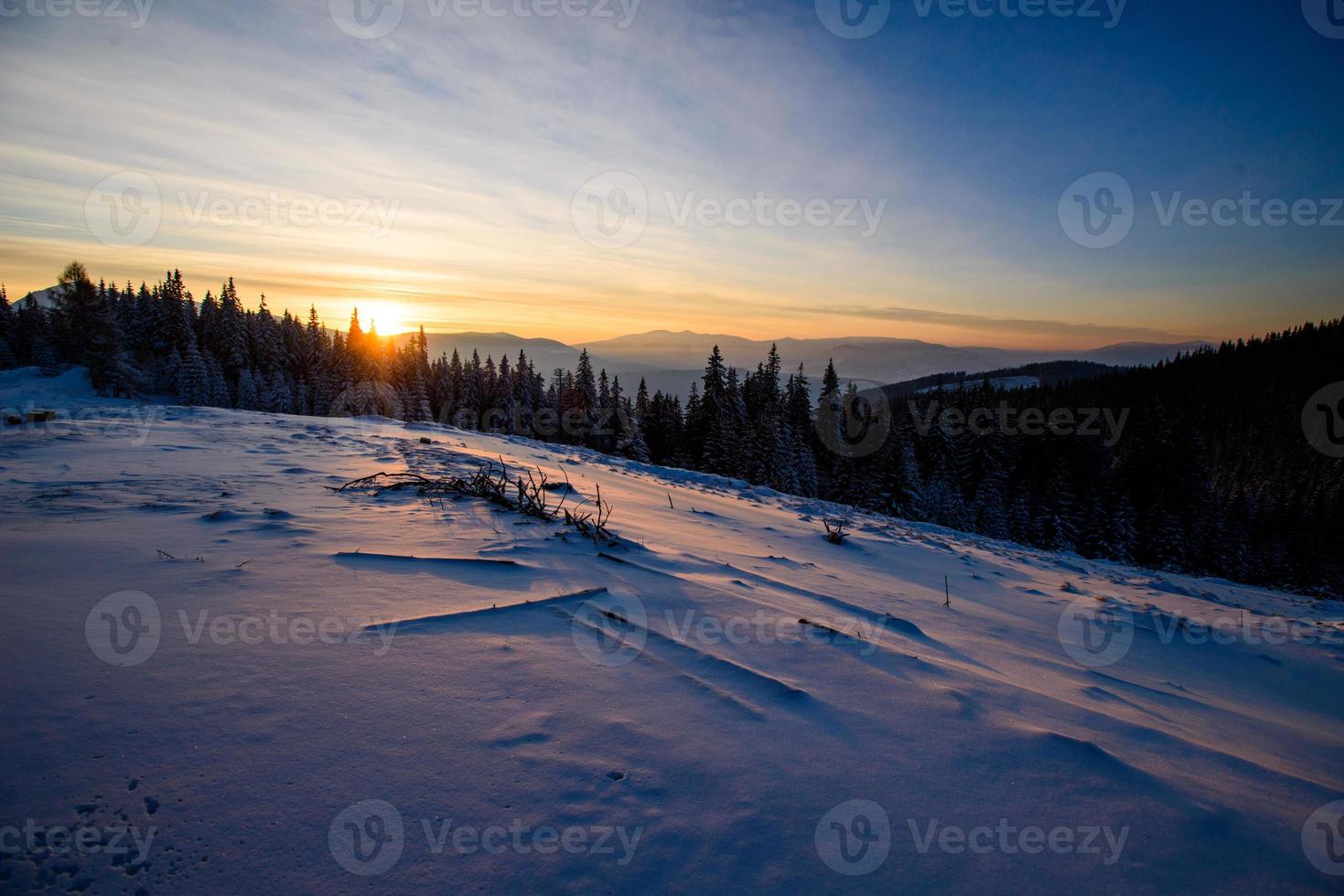 bela paisagem de inverno foto