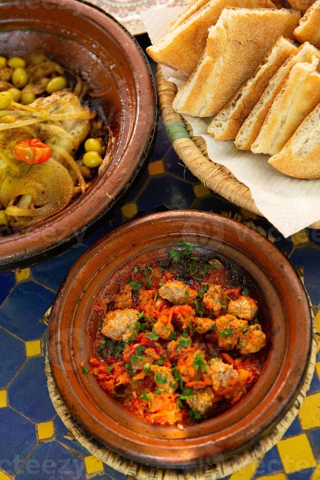 comida de rua nas ruas de marrocos foto