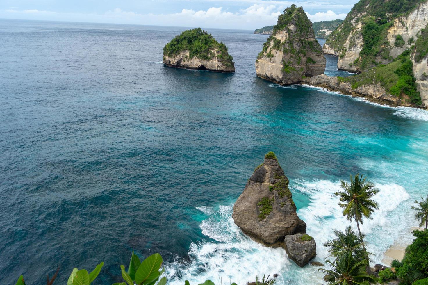 praia de diamantes, ilha de nusa penida foto