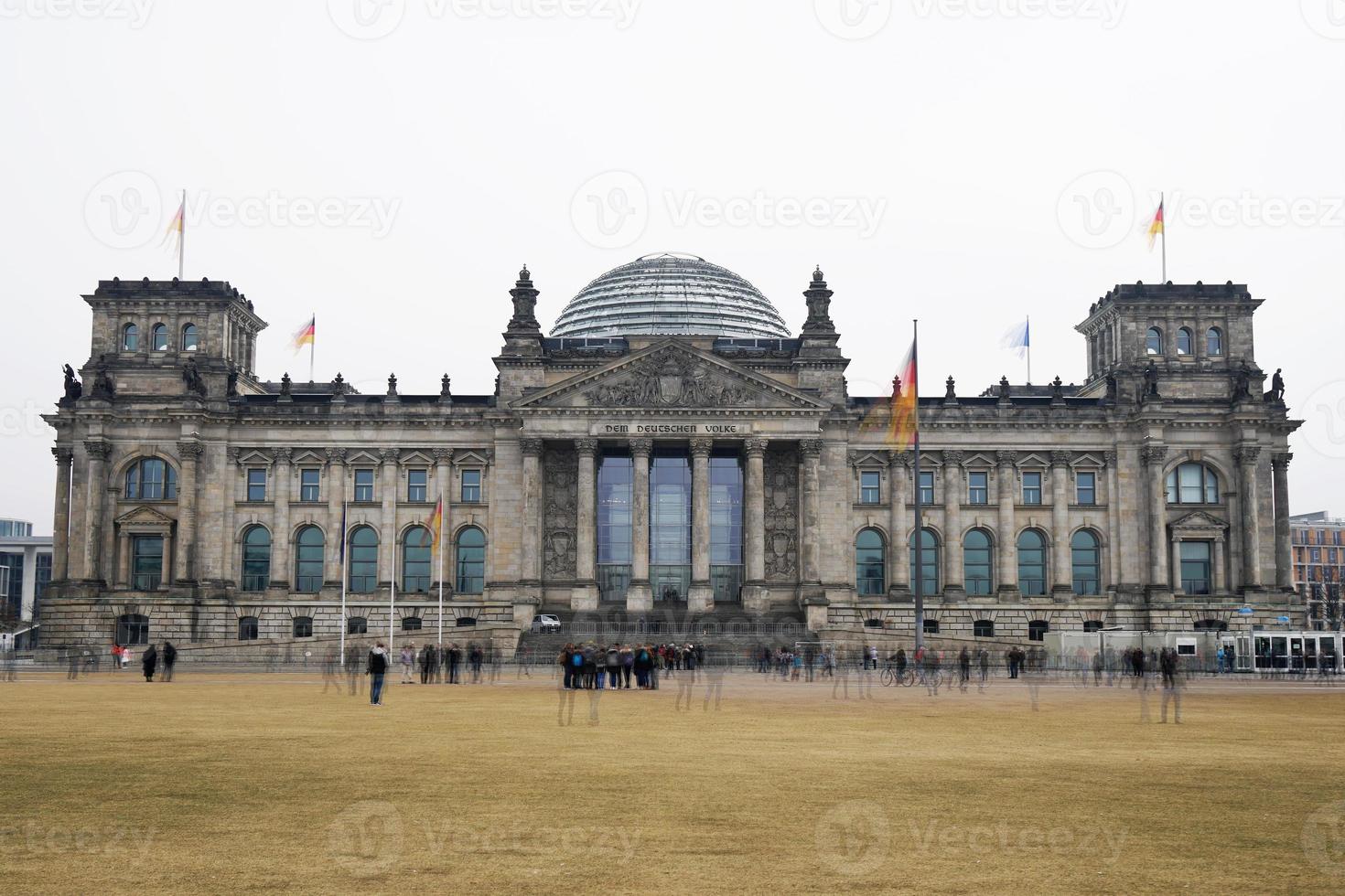 Bundestag edifício do parlamento federal alemão em berlim alemanha foto