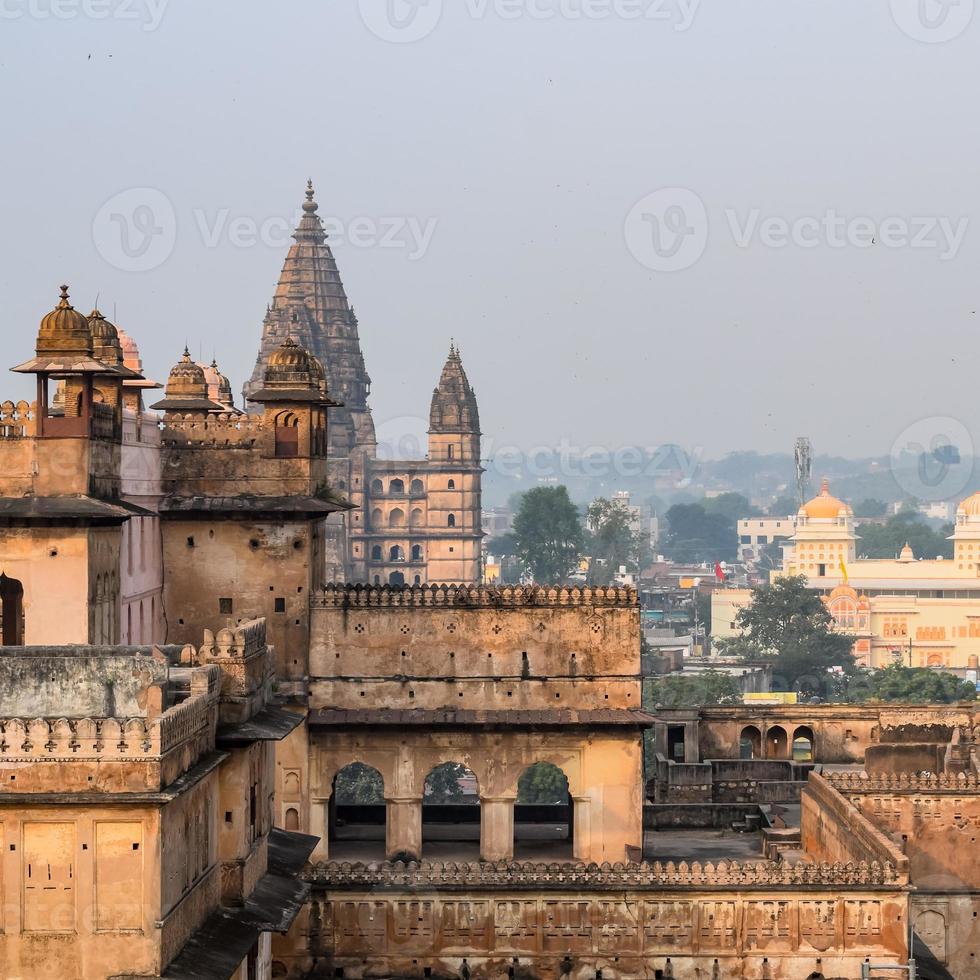 jahangir mahal orchha forte em orchha, madhya pradesh, índia, jahangir mahal ou palácio de orchha é cidadela e guarnição localizada em orchha. madhya pradesh. Índia, sítios arqueológicos indianos foto