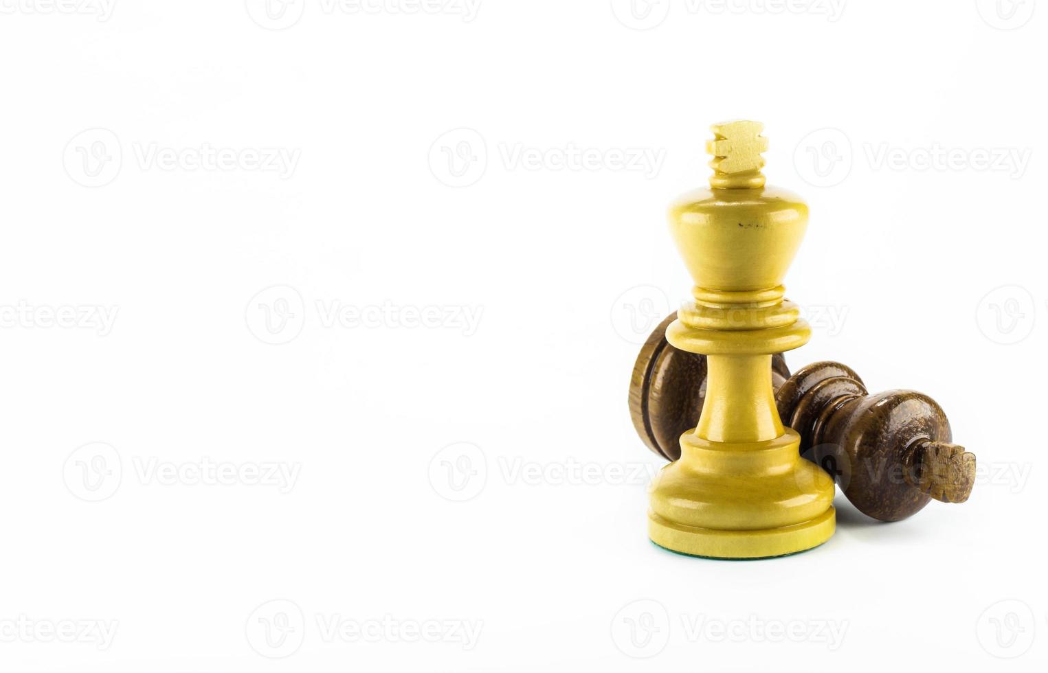 figura de xadrez em fundo branco foto