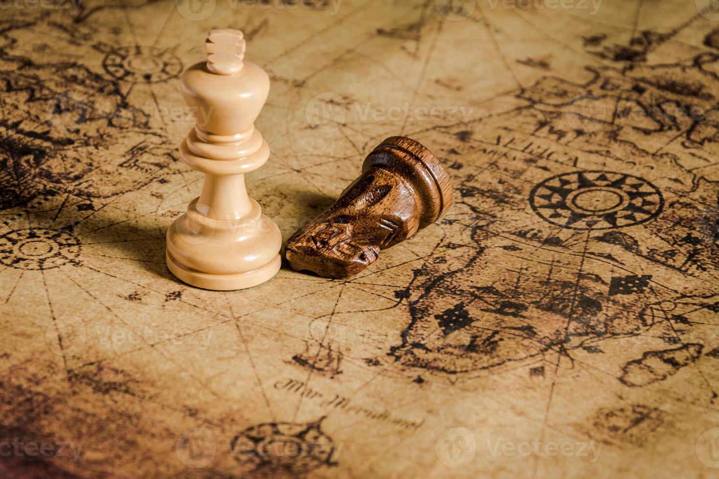 figura de xadrez no conceito de plano de fundo do mapa para ideias foto