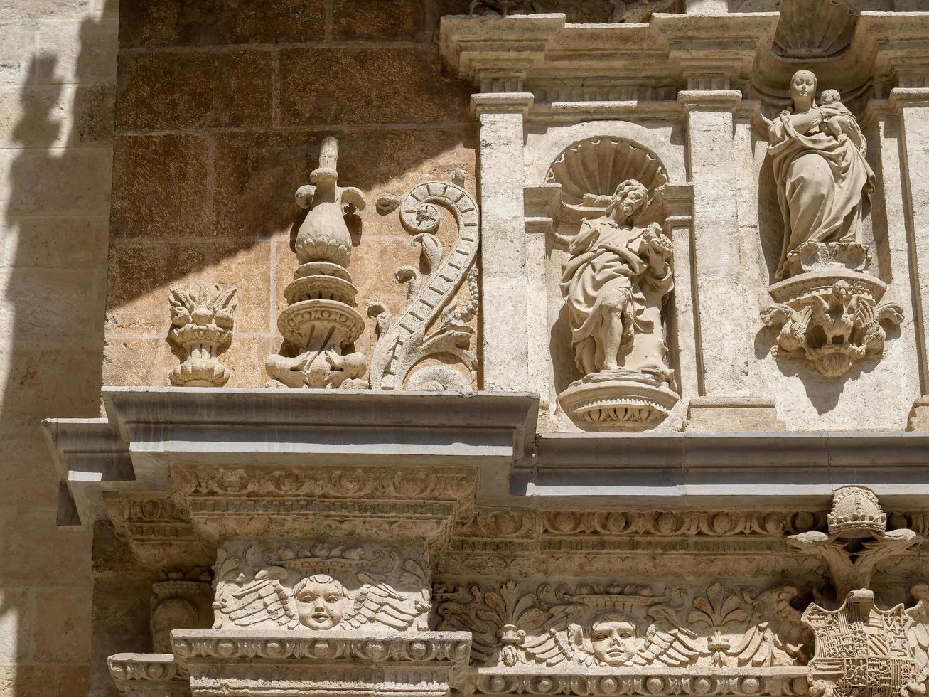 granada, andaluzia, espanha, 2014. exterior da catedral foto