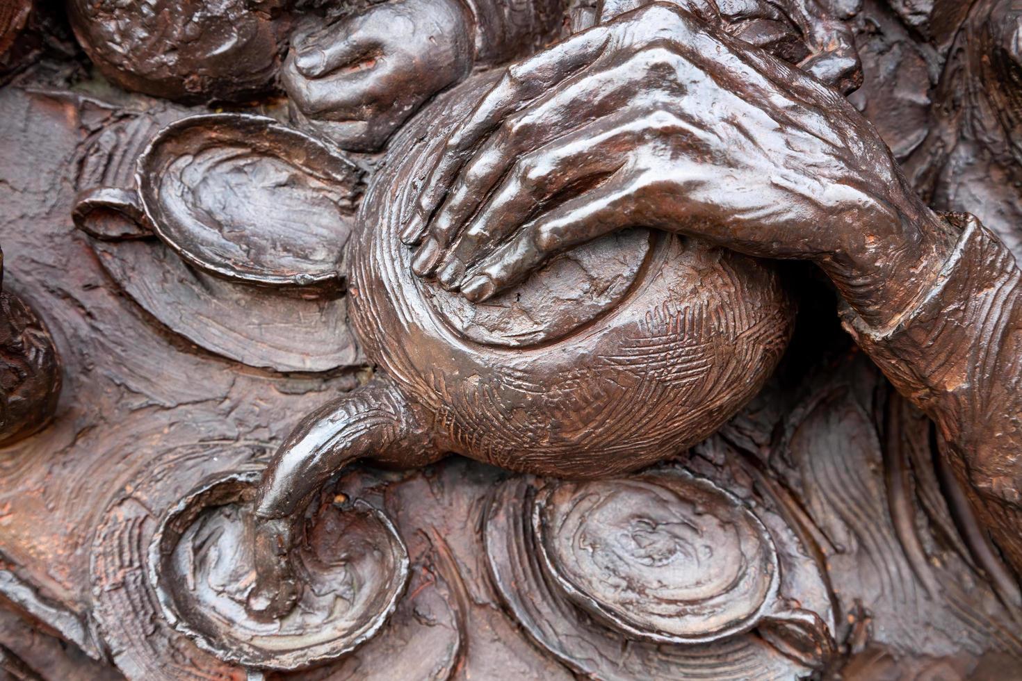 londres, reino unido, 2012. close-up de parte do monumento da batalha da grã-bretanha no aterro foto