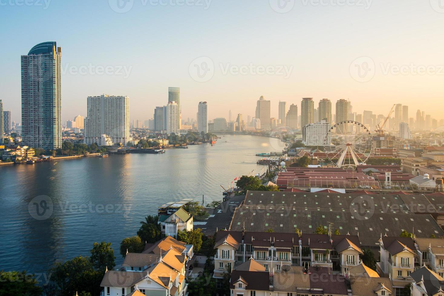 paisagem do rio na cidade de Banguecoque foto