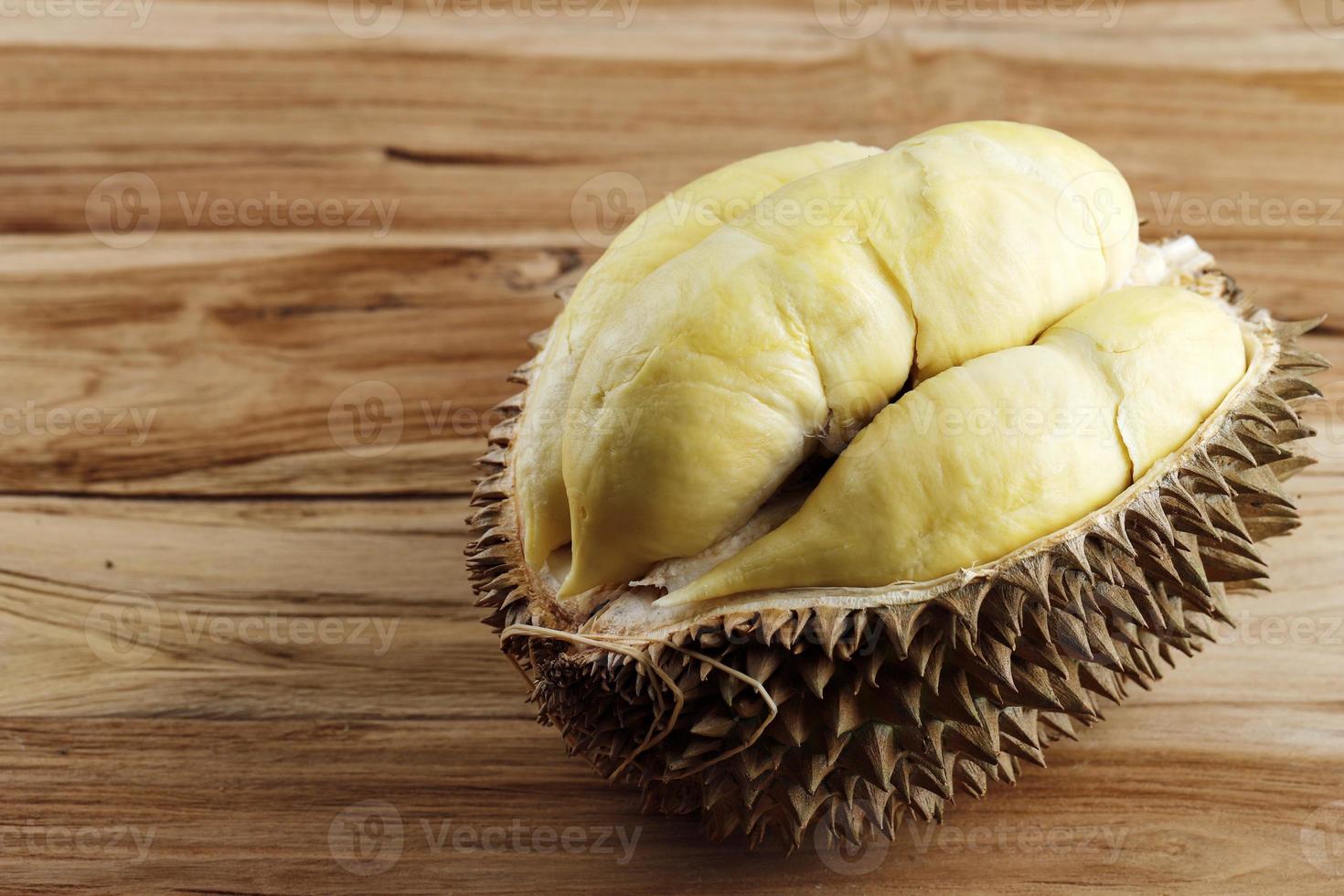 durian fresco rei de frutas foto