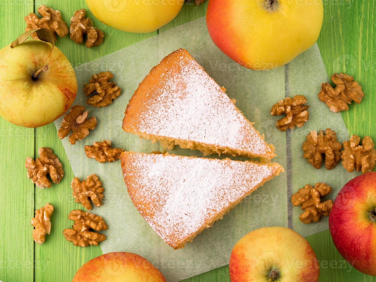 dois um monte de biscoito de torta de maçã foto